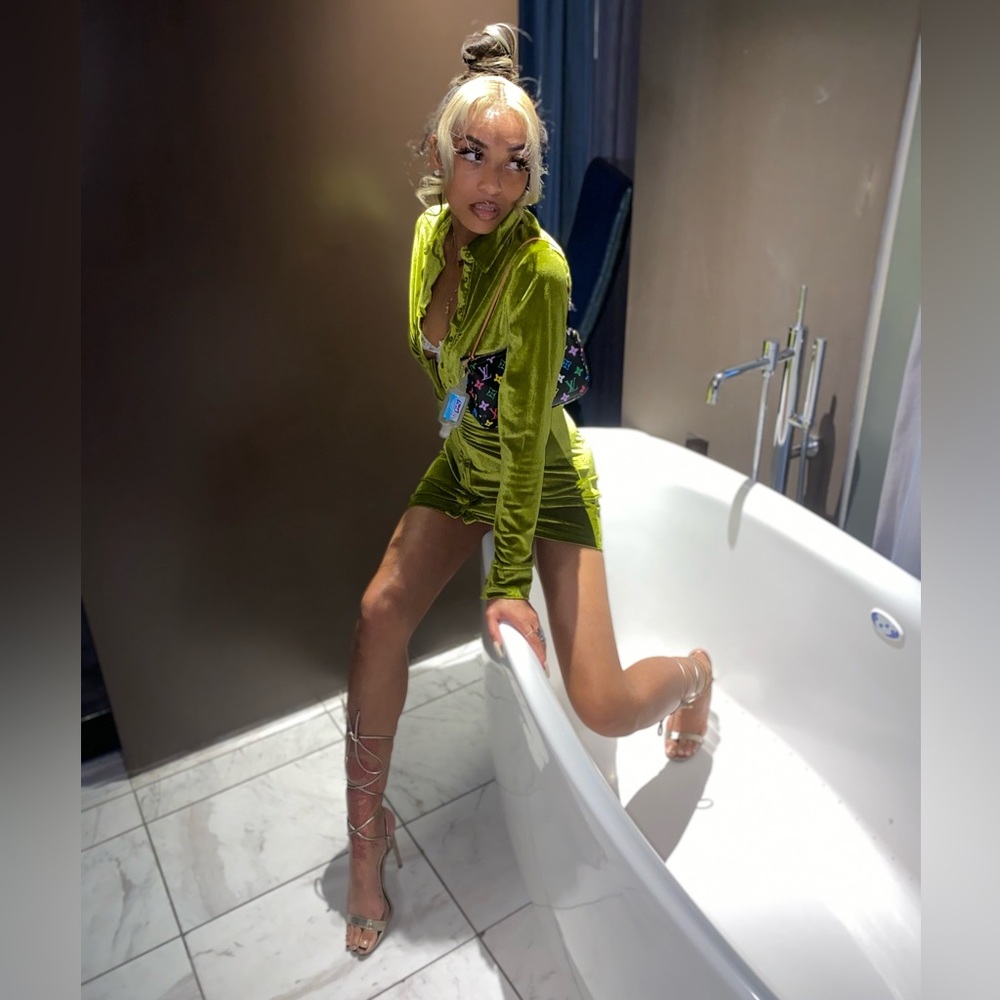 Meet your Posher, Devan